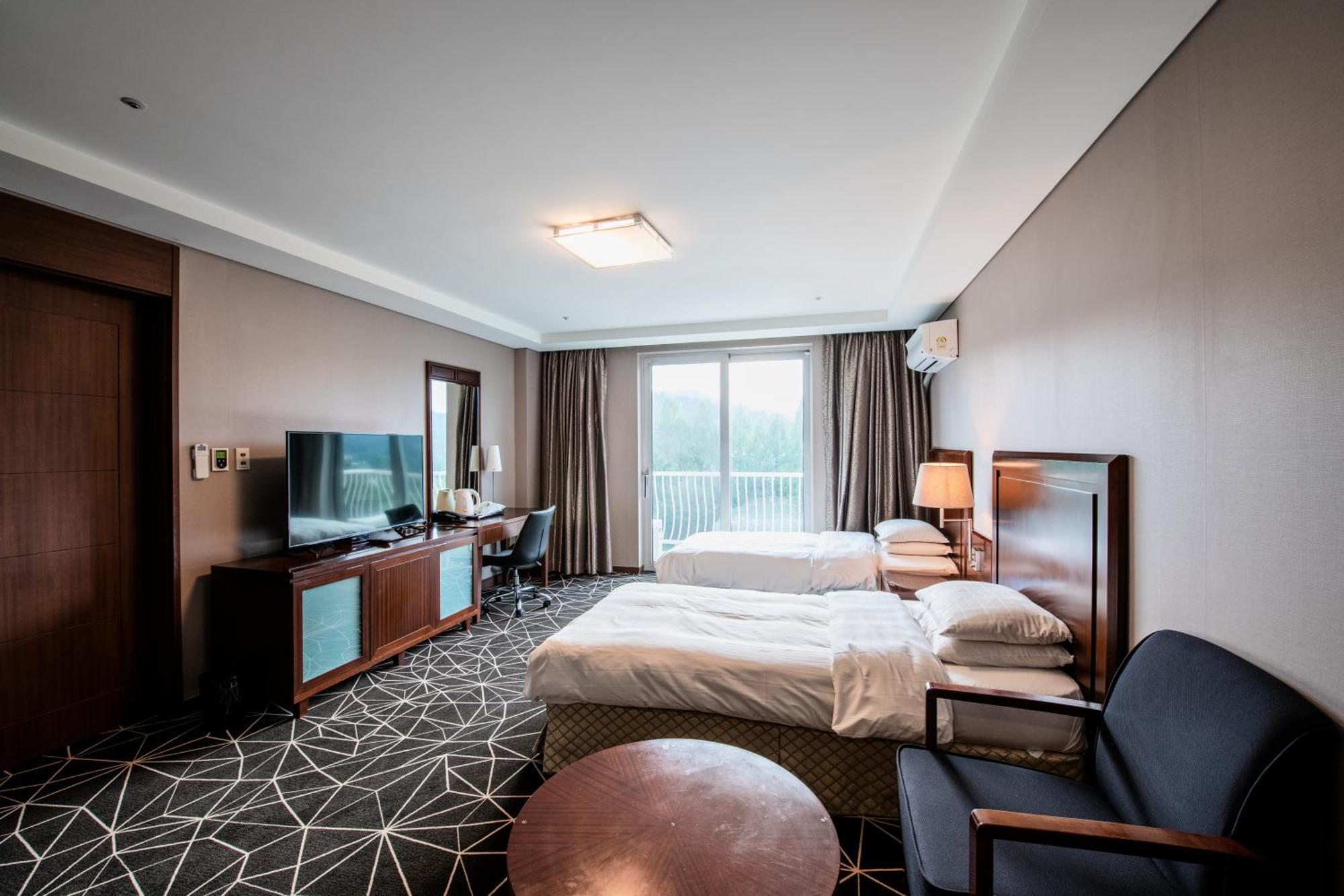 Pocheon Adonis Art Hill Hotel Bagian luar foto